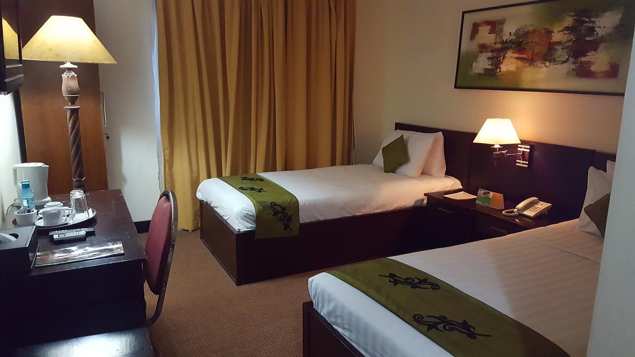 Grand Tembaga Hotel Timika Zewnętrze zdjęcie