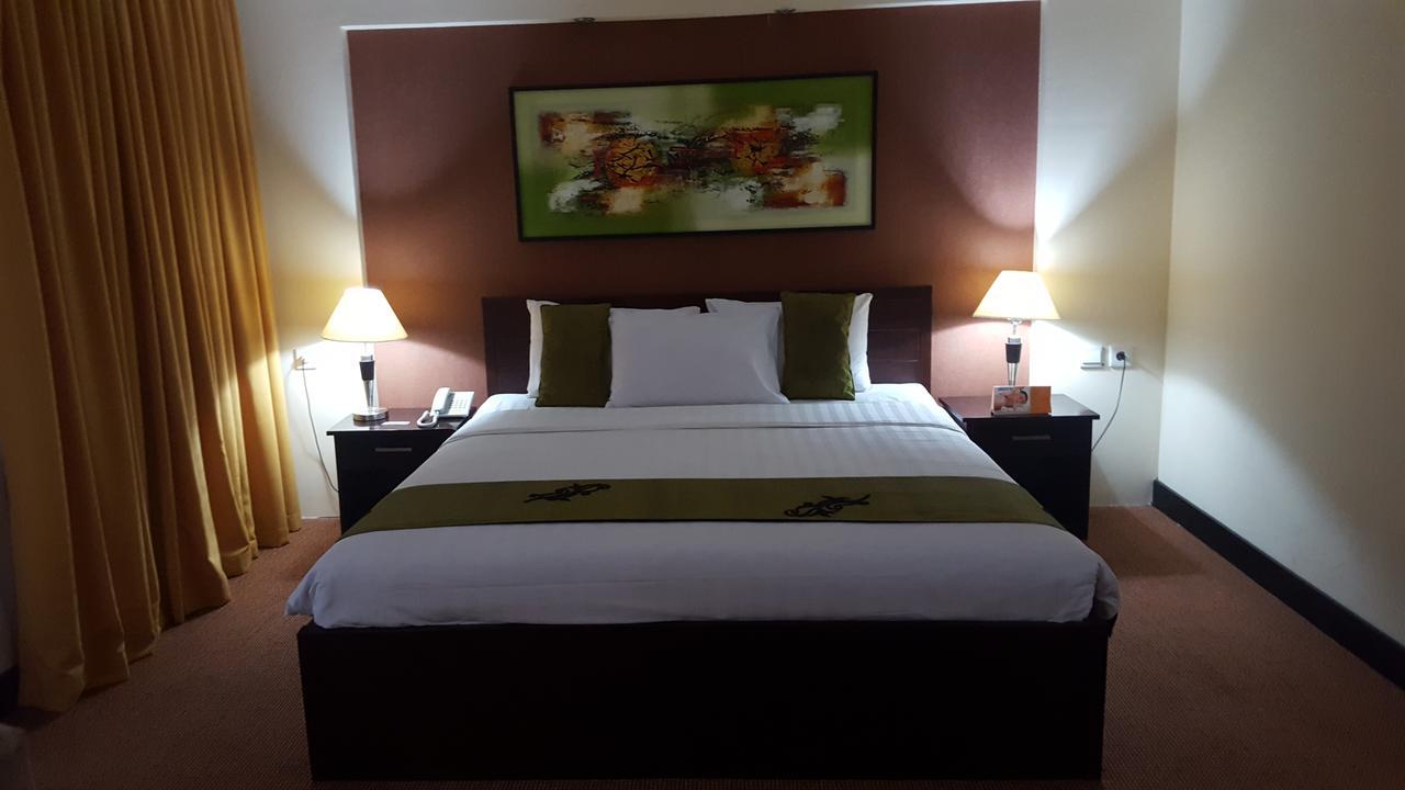Grand Tembaga Hotel Timika Zewnętrze zdjęcie
