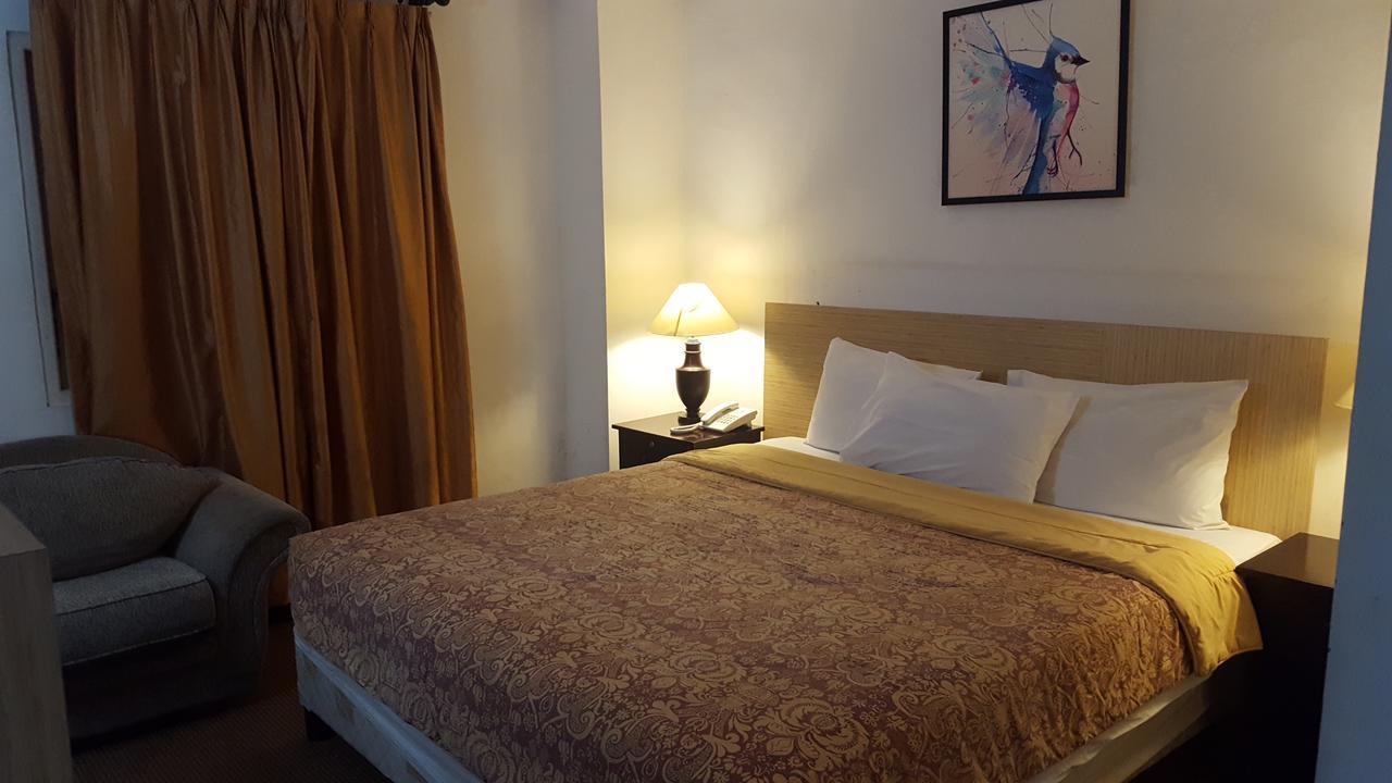 Grand Tembaga Hotel Timika Zewnętrze zdjęcie