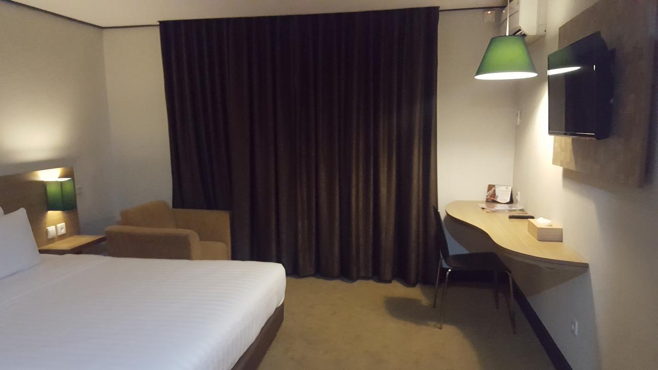 Grand Tembaga Hotel Timika Zewnętrze zdjęcie